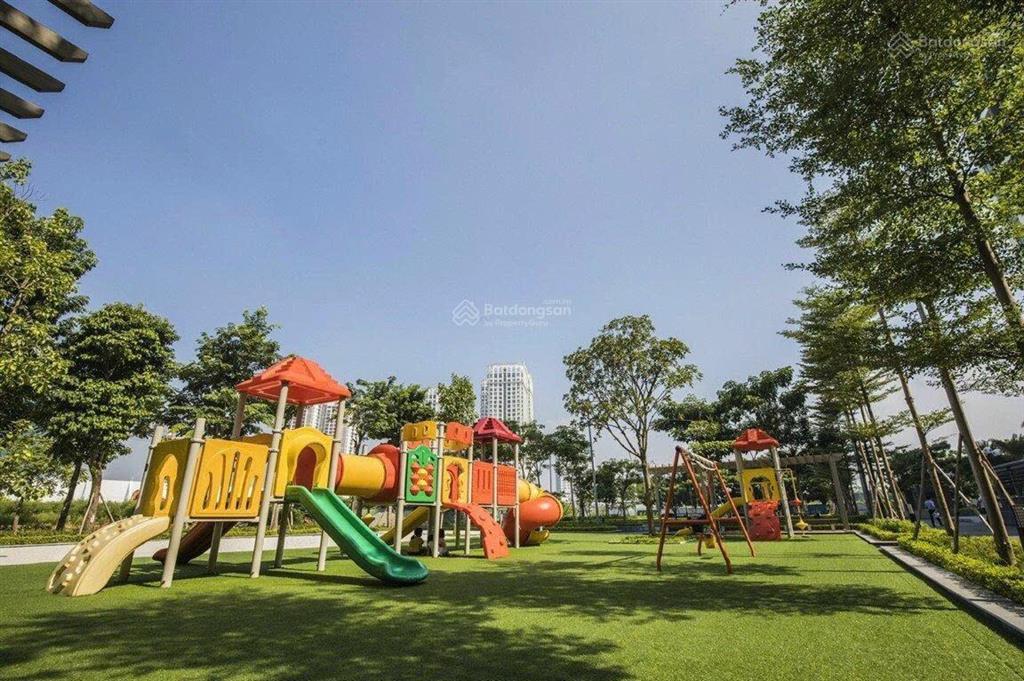 Bán căn hộ 4pn tại udic westlake, dt 150m2, tầng cao, view sông hồng, công viên 65ha ciputra.