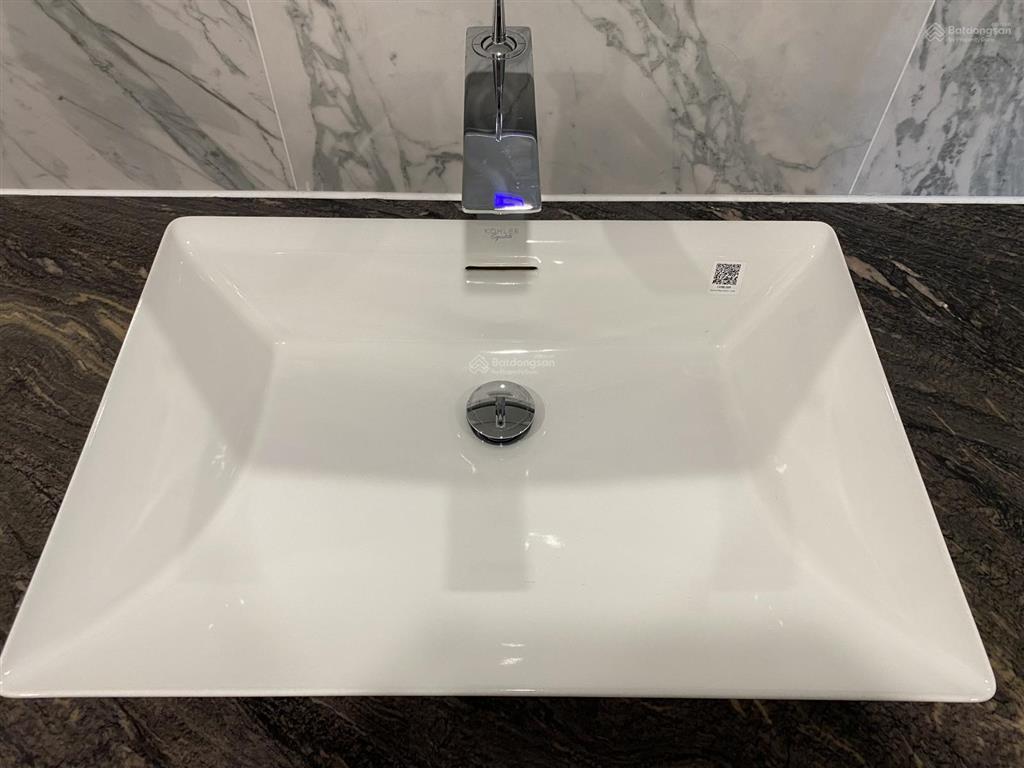 Bán cc tại sunshine golden river, dt 211m2, tk 4pn, 3wc, căn góc view thoáng, sân vườn rộng rãi