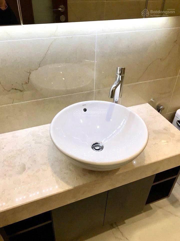 Bán căn hộ tây hồ residence dt 70.5m2/ ban công hướng đông view hồ tây, full nội thất nhà đã có sổ