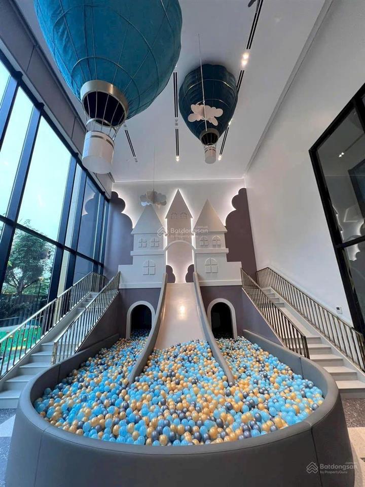 Bán căn hộ 4pn, 3wc, dt 180m2 tại heritage west lake, ban công đông nam view hồ tây, sổ lâu dài