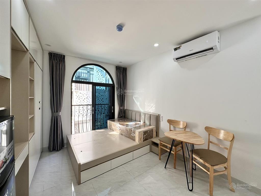 Phòng studio ở đường trần thái tông thông ngõ xuân thuỷ cách 300m đến trường đh sư phạm, đhqgh ạ