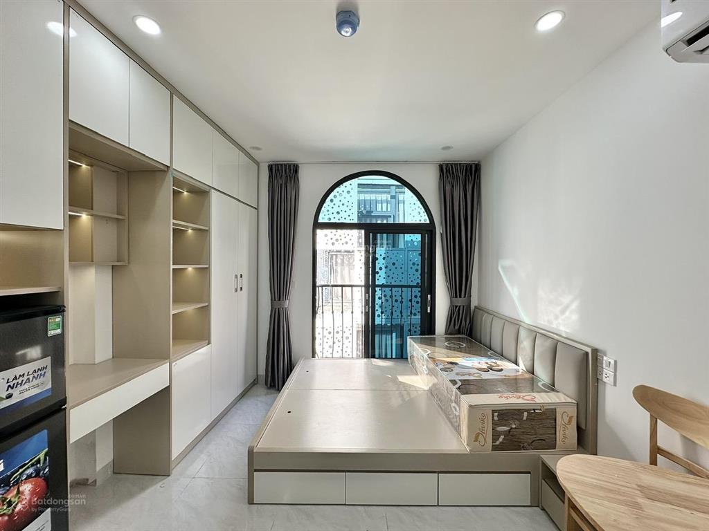 Phòng studio ở đường trần thái tông thông ngõ xuân thuỷ cách 300m đến trường đh sư phạm, đhqgh ạ