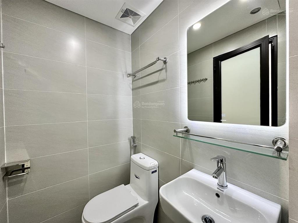 Phòng studio ở đường trần thái tông thông ngõ xuân thuỷ cách 300m đến trường đh sư phạm, đhqgh ạ