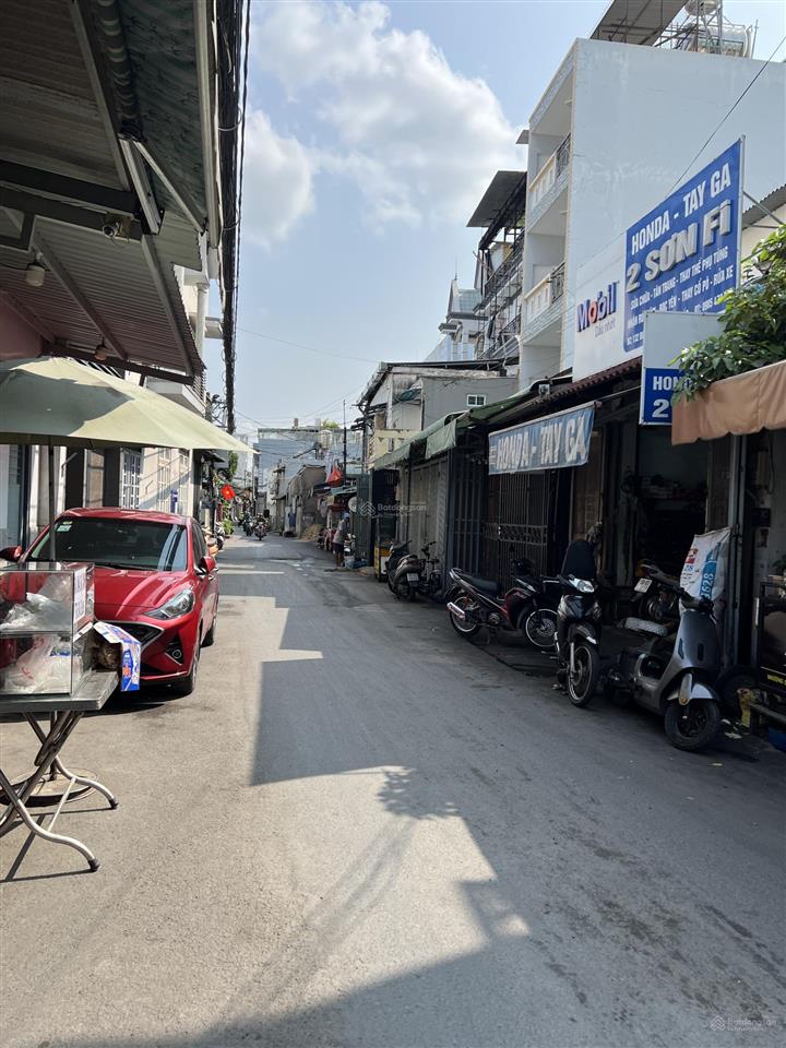 Mt đường số 2 gv  nhà đẹp ở ngay  3 tầng  hxh thông  5tỷ (tl)