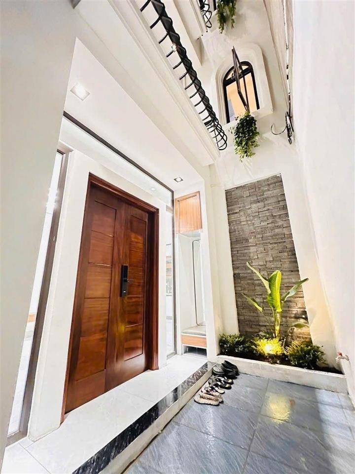 Nhỉnh 8 tỷ hoa hậu bồ đề 5 tầng  thoáng sau full nội thất cao cấp  ô tô đỗ cổng