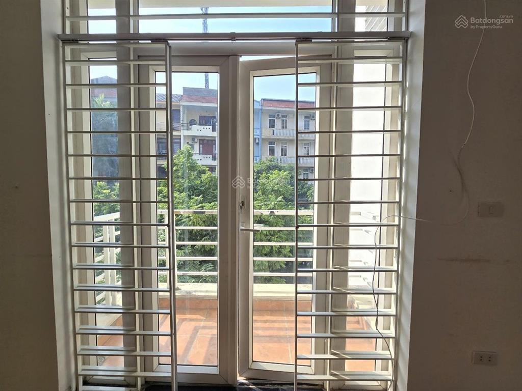 Mạc thái tổ 2 ô tô tránh, dt 105m2, 6 tầng. giá chào 29,9 tỷ