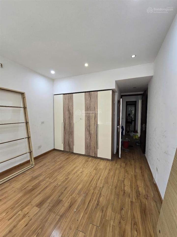 Mạc thái tổ 2 ô tô tránh, dt 105m2, 6 tầng. giá chào 29,9 tỷ