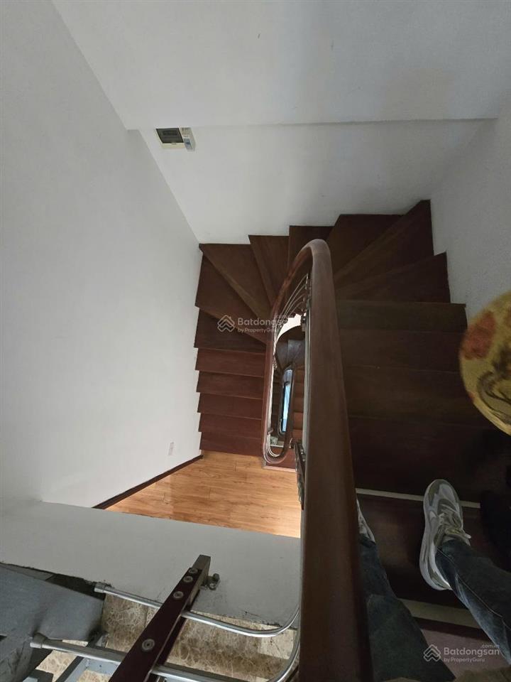 Mạc thái tổ 2 ô tô tránh, dt 105m2, 6 tầng. giá chào 29,9 tỷ