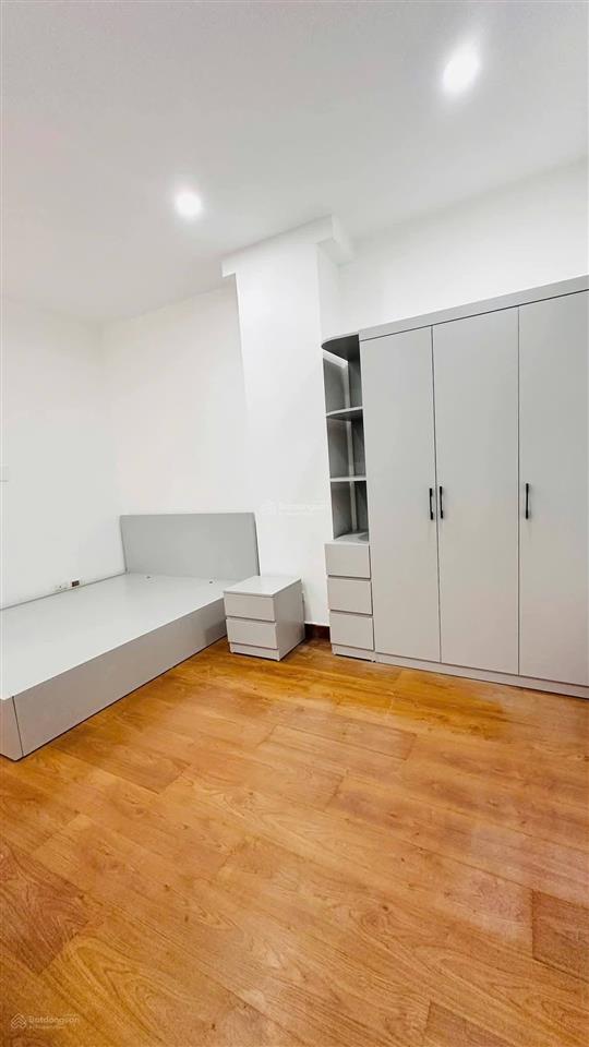 Chung cư lô góc 3 ngủ, vũ trọng phụng 109m2. giá 7,8 tỷ