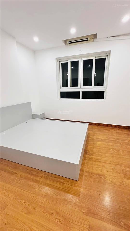 Chung cư lô góc 3 ngủ, vũ trọng phụng 109m2. giá 7,8 tỷ