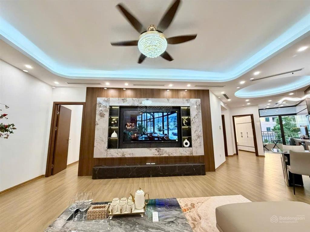 Chung cư hoàng đạo thuý căn hộ 3pn115m  full nội thất  nhà đẹp.
