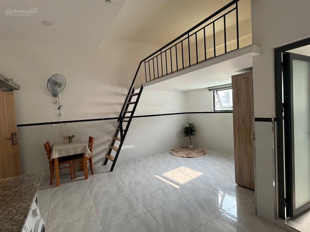 Cho thuê căn hộ duplex quận 7 view đẹp, tòa nhà hầm xe rộng và có quán roofter