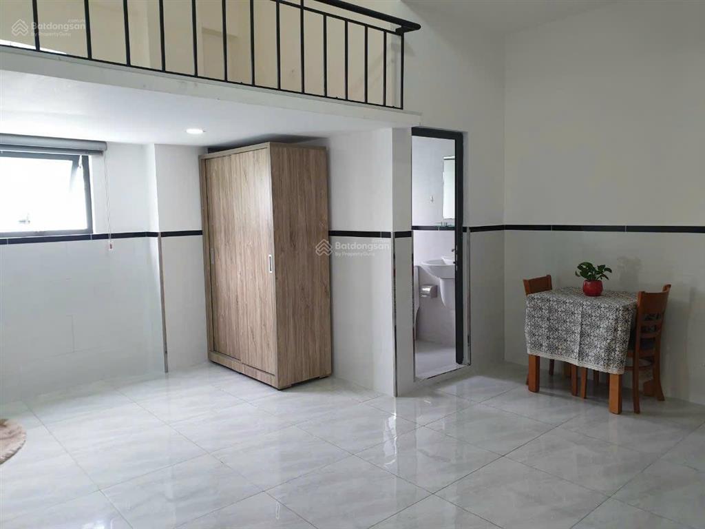 Cho thuê căn hộ duplex quận 7 view đẹp, tòa nhà hầm xe rộng và có quán roofter