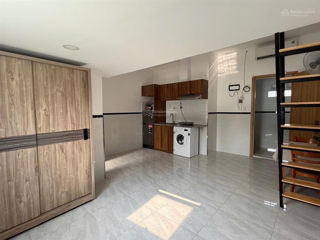 Cho thuê căn hộ duplex quận 7 view đẹp, tòa nhà hầm xe rộng và có quán roofter