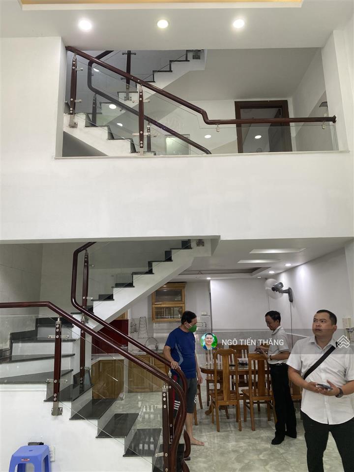 Bán nhà 4 tầng  trung tâm phước long  quận 9