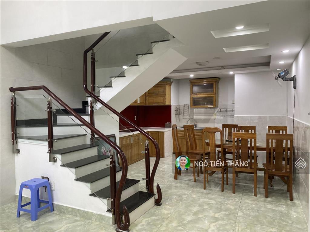 Bán nhà 4 tầng  trung tâm phước long  quận 9