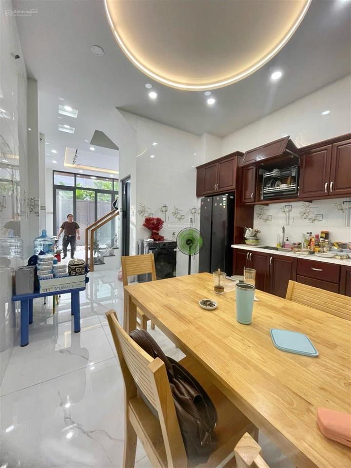 Bán nhà 3 tầng mới full nội thất  cạnh villa park  phú hữu  quận 9