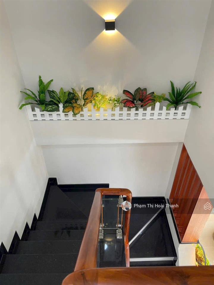 Hàng hiếm phước long a
nhà mới 2 tầng  hẻm xe hơi 7 chỗ gần tây hoà  54m²  chỉ 4.5 tỷ