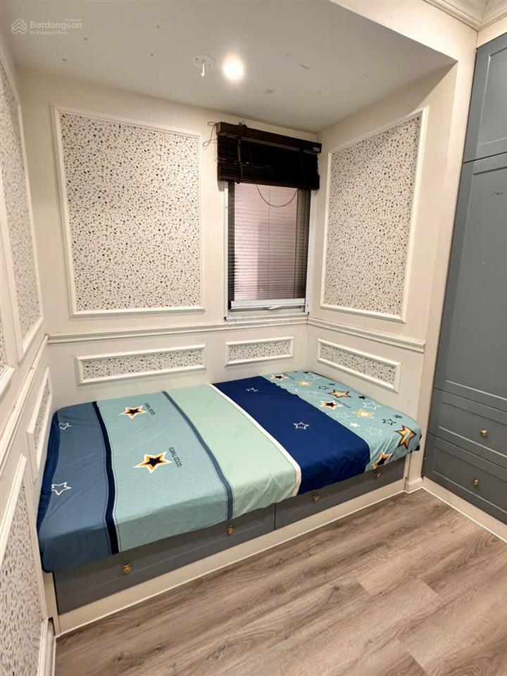 Bán căn 3 phòng ngủ có nội thất lầu cao gọi tú  0706 334 ***
