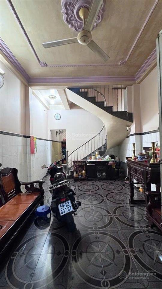 Nhà mặt tiền ngay gần tân sơn nhì, tân kỳ tân quý, đường oto vi vu  48m2, ngang 4m  nhỉnh 9 tỷ