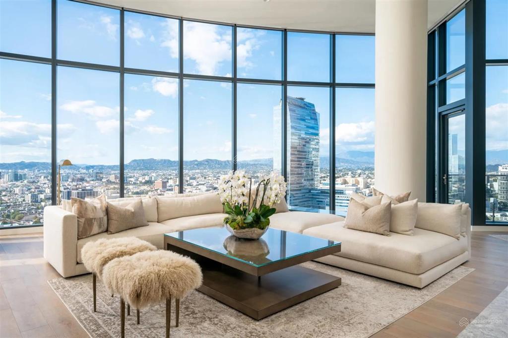 Cho thuê penthouse sky garden, phú mỹ hưng, quận 7 337m2 5pn. giá 60 triệu.  0919 904 *** ms thức