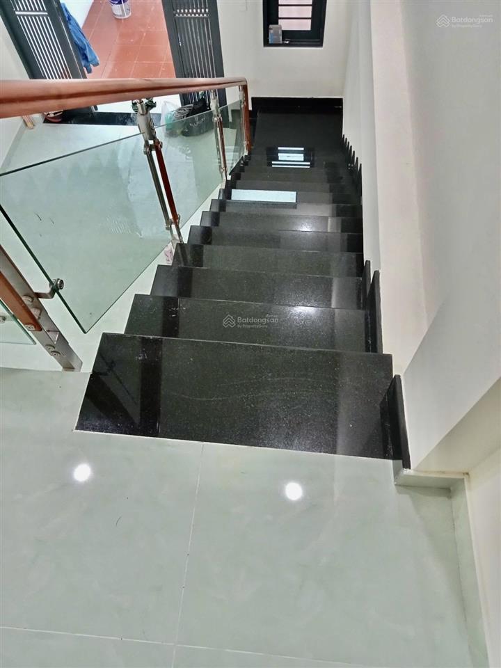 Hẻm xe hơi thông  nhà 2 tầng mới  ô tô ngủ trong sân tại trường thọ thủ đức