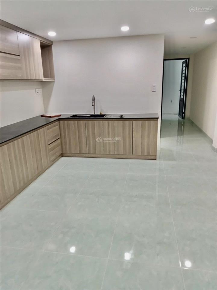 Hẻm xe hơi thông  nhà 2 tầng mới  ô tô ngủ trong sân tại trường thọ thủ đức