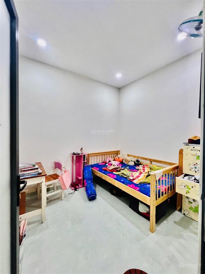 Hẻm xe hơi thông  nhà 2 tầng mới  ô tô ngủ trong sân tại trường thọ thủ đức