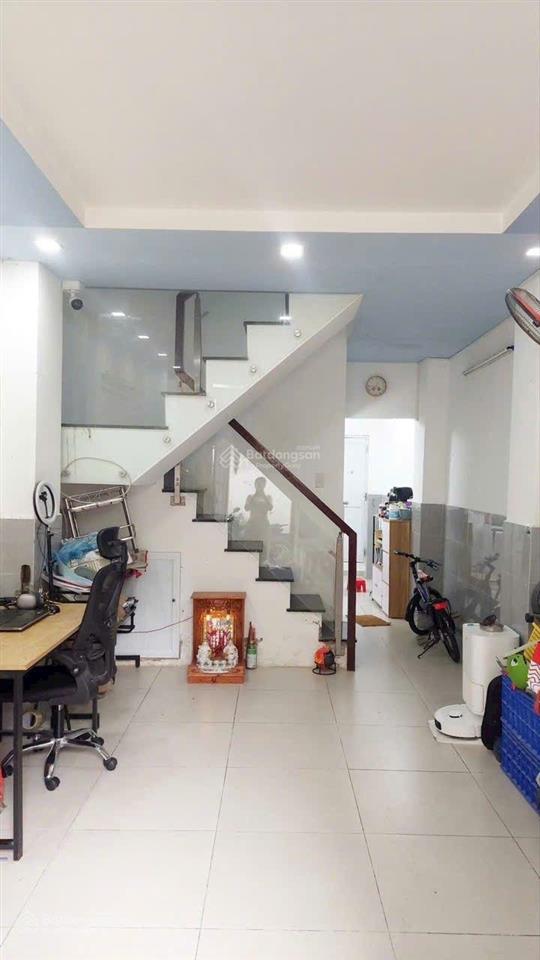 Nhà 2 tầng kiên cố sát nam hòa gần ga metro  phước long a  q9