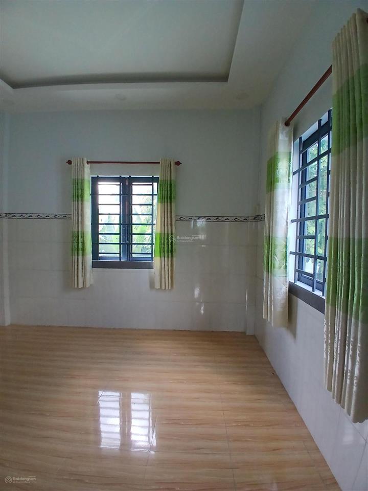 Nhà 4 pn 2 tầng  sân đậu xe rộng rãi  ngay trường cảnh sát trường thọ sát đặng văn bi