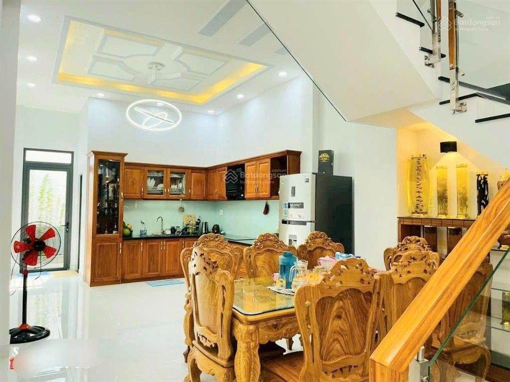 Giảm sâu  nhà đẹp 3 tầng  mặt tiền đường  linh tây  cách phạm văn đồng, chợ thủ đức 500m