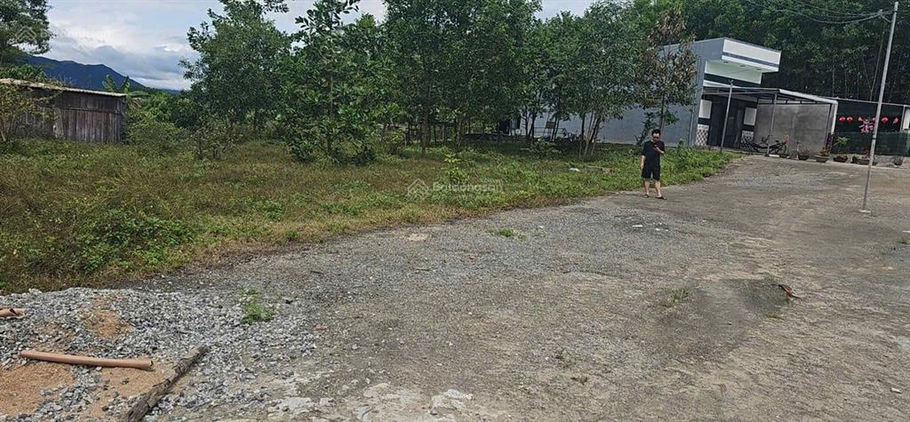 Bán đất 906m2 tại xã hòa phong, 5,5 tỷ, hướng đông, mặt tiền 29m, đất ven hồ view cực đẹp, mtg