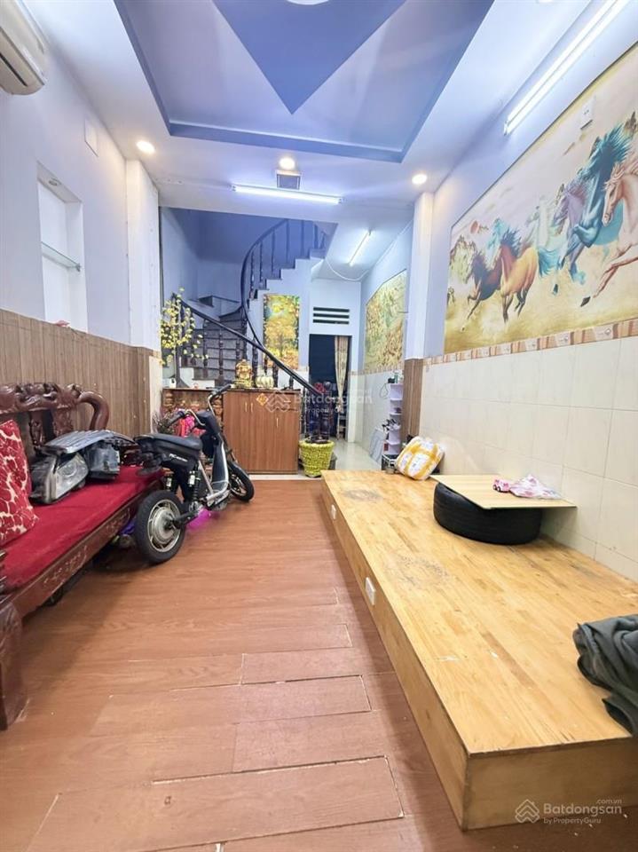 Nhà 4 tầng btct, nở hậu, ô tô ngủ trong nhà hẻm kinh doanh lạc long quân 8,5 tỷ