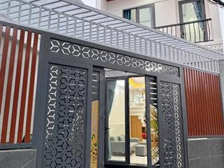 Giảm 300tr  còn 4.55 tỷ nhà đẹp giáp tên lửa  3pn  đường ôtô thông dt 40m2
sổ hồng riêng