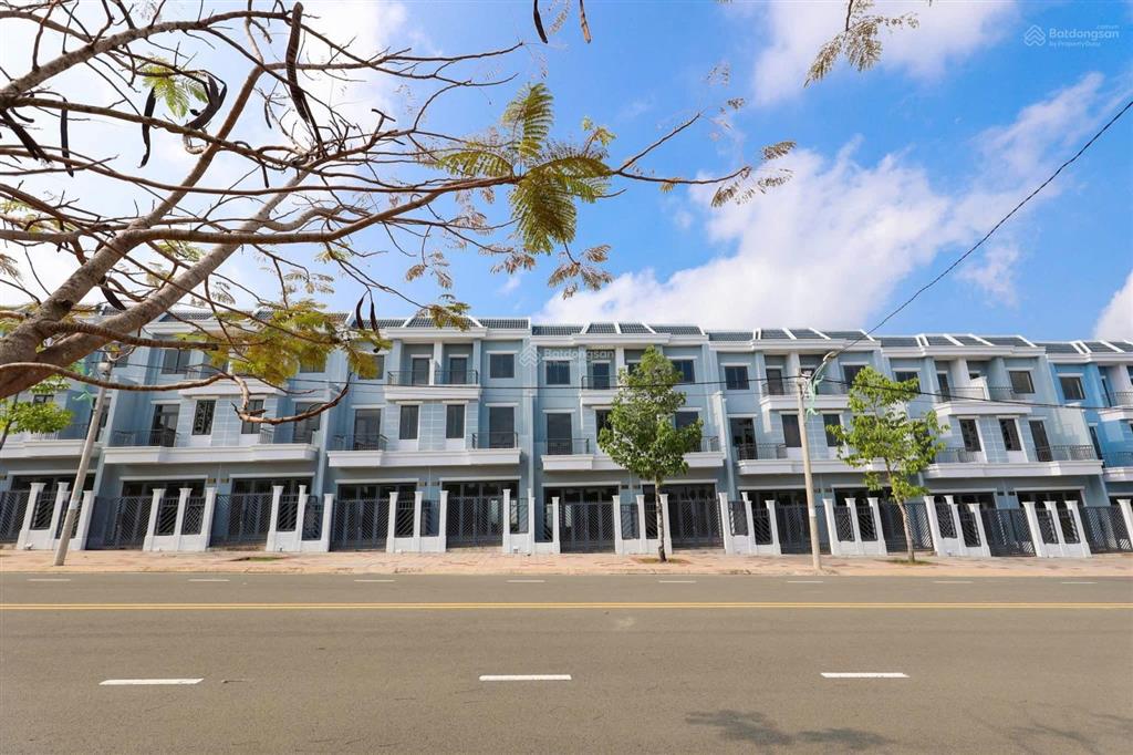 Bán nhà mặt phố tại kđt cát tường phú hưng, 2,9 tỷ, 130m2, view đẹp