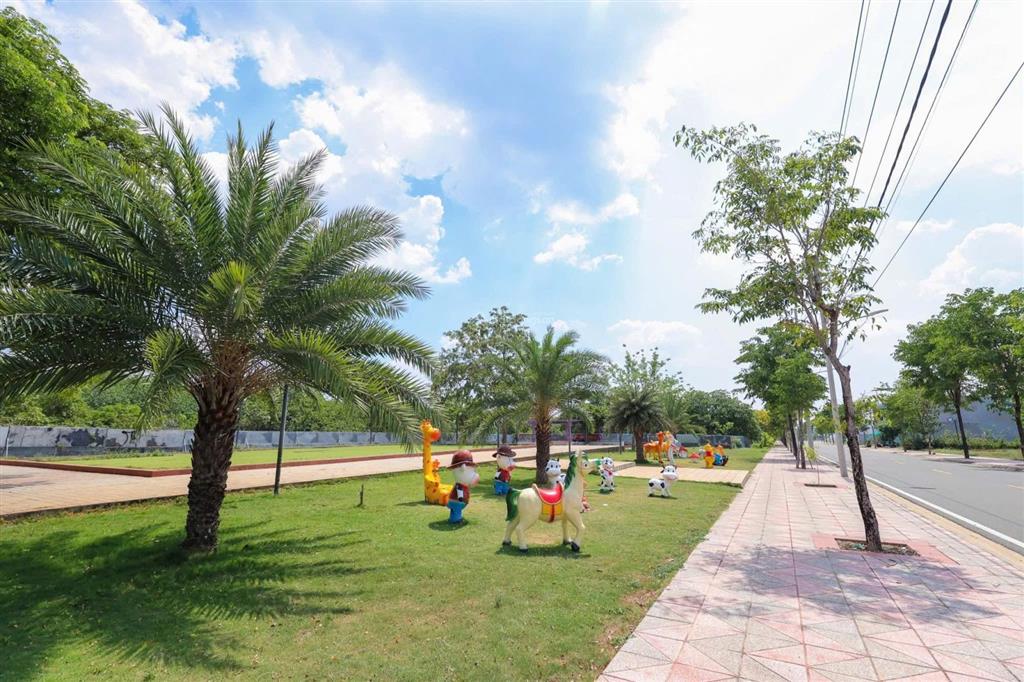 Bán nhà mặt phố tại kđt cát tường phú hưng, 2,9 tỷ, 130m2, view đẹp