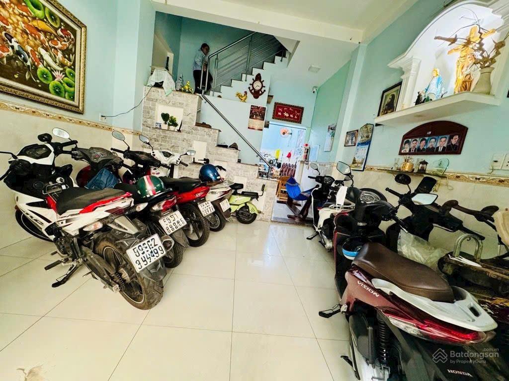Tạ quang bửu  ngang lớn 4,2m x 12m nở hậu tài lộc  không lộ giới  khu hiện hữu  6,95 tỷ