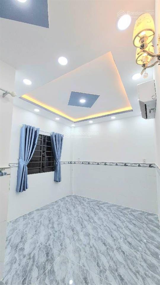 Trung tâm q8 ba đình p10  kế cầu nguyễn tri phương  di chuyển q1 kế bên  hẻm thông thoáng