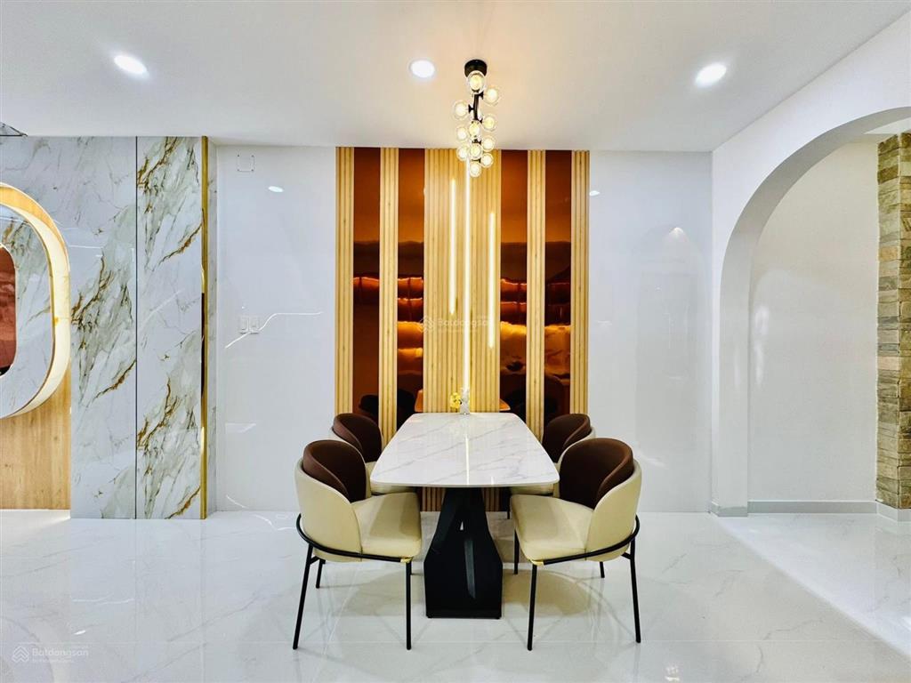 Bán nhà hẻm nguyễn thị minh khai, p5, q3, 68.2m2 thuê 23tr/th, sổ hồng riêng