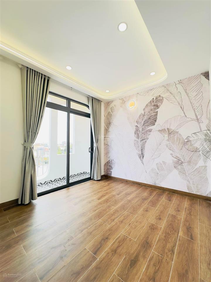 Giá sốc mùa này chủ cần tiền nên bán gấp, vườn chuối p4 q3, 76.5m2, giá 3 tỷ 750tr, sổ hồng riêng.