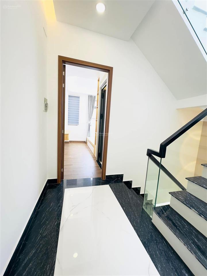 Giá sốc mùa này chủ cần tiền nên bán gấp, vườn chuối p4 q3, 76.5m2, giá 3 tỷ 750tr, sổ hồng riêng.