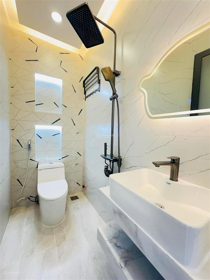 Giá sốc mùa này chủ cần tiền nên bán gấp, vườn chuối p4 q3, 76.5m2, giá 3 tỷ 750tr, sổ hồng riêng.