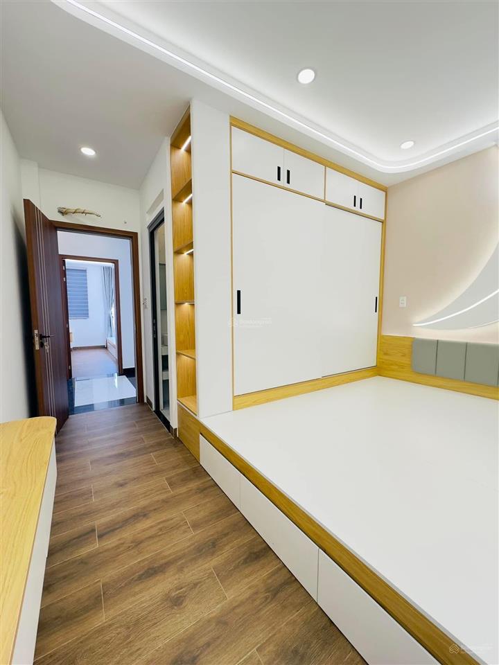 Giá sốc mùa này chủ cần tiền nên bán gấp, vườn chuối p4 q3, 76.5m2, giá 3 tỷ 750tr, sổ hồng riêng.