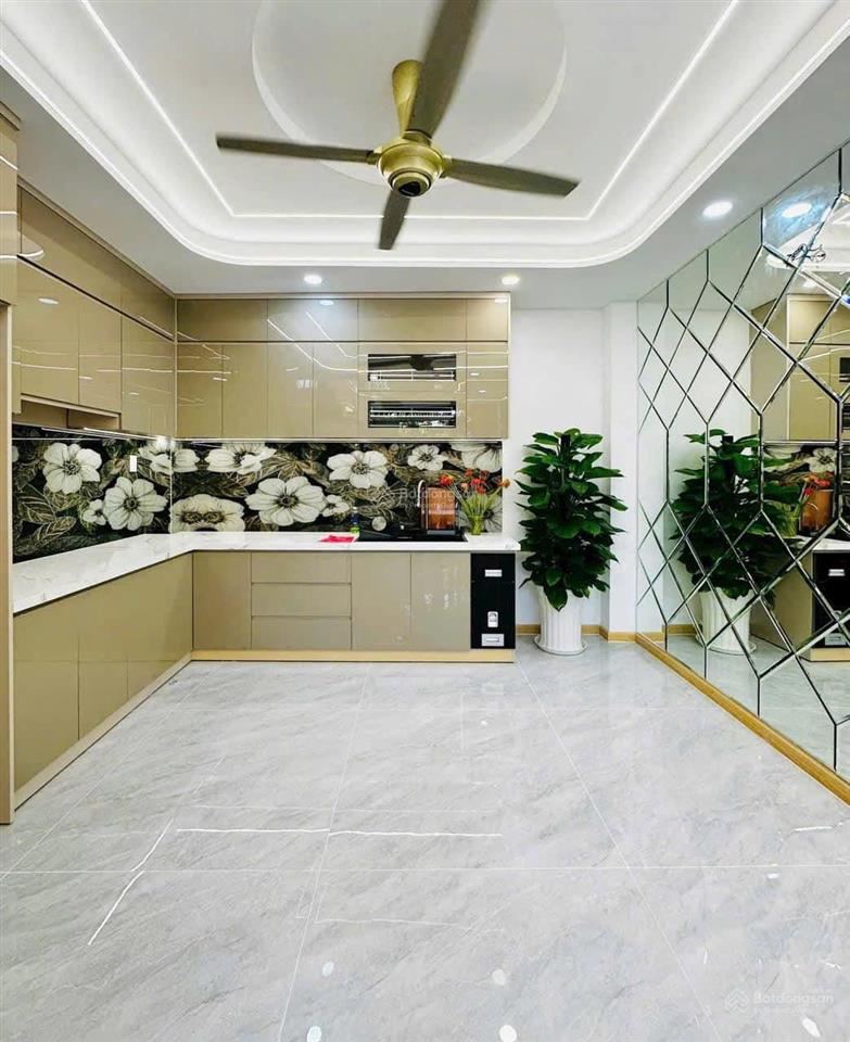 Nhà đẹp trung tâm bán gấp cô giang q1 76.5m2 giá 4 tỷ 390tr, thuê 27tr/tháng, sổ hồng riêng.