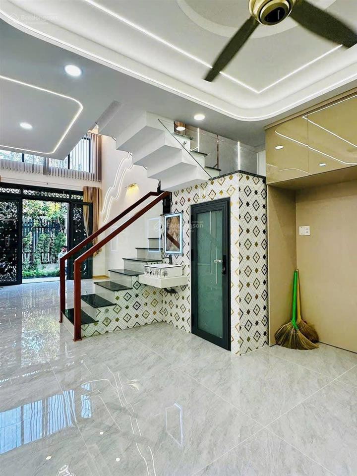Nhà đẹp trung tâm bán gấp cô giang q1 76.5m2 giá 4 tỷ 390tr, thuê 27tr/tháng, sổ hồng riêng.
