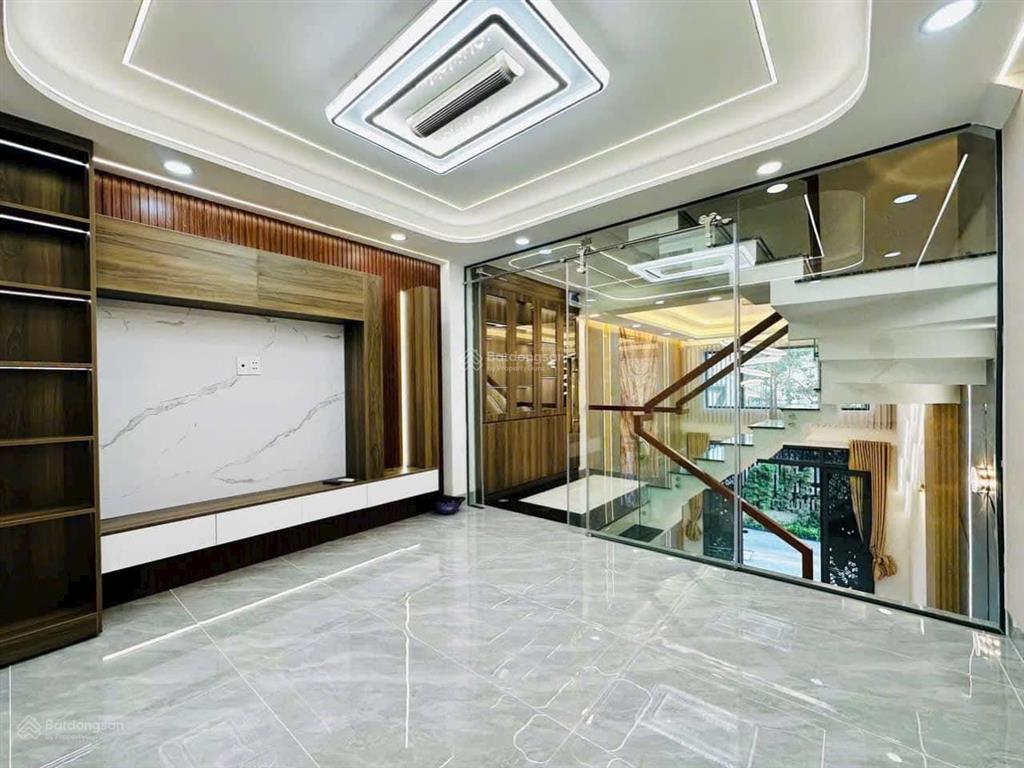 Nhà đẹp trung tâm bán gấp cô giang q1 76.5m2 giá 4 tỷ 390tr, thuê 27tr/tháng, sổ hồng riêng.