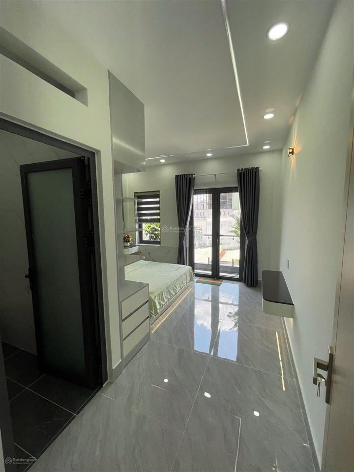Nhà đẹp sư vạn hạnh, p12, q10, 72.5m2 giá 3 tỷ 950tr, có sẵn hđ thuê 25tr, sổ hồng riêng chính chủ.