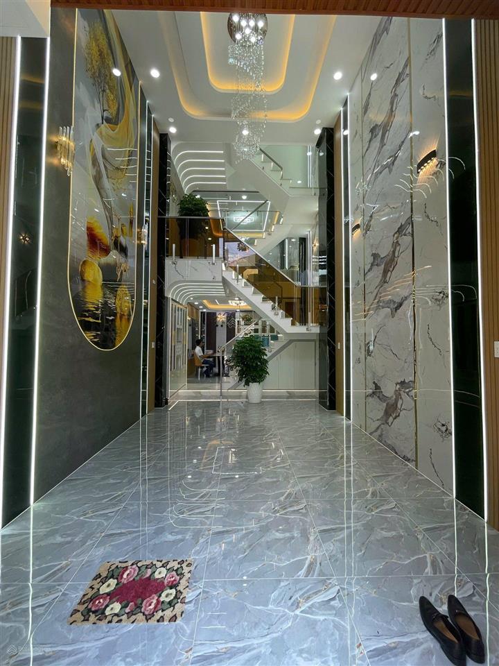 Nhà đẹp sư vạn hạnh, p12, q10, 72.5m2 giá 3 tỷ 950tr, có sẵn hđ thuê 25tr, sổ hồng riêng chính chủ.