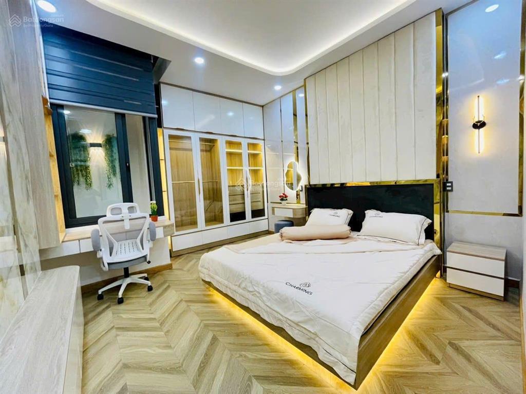 Chủ cần bán gấp, đ. hoàng văn thụ, p1, q. tân bình,giá 3tỷ800tr, dt 70m2, cho thuê 26tr, sổ riêng