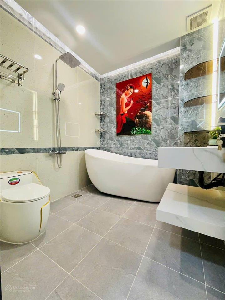 Chủ cần bán gấp, đ. hoàng văn thụ, p1, q. tân bình,giá 3tỷ800tr, dt 70m2, cho thuê 26tr, sổ riêng